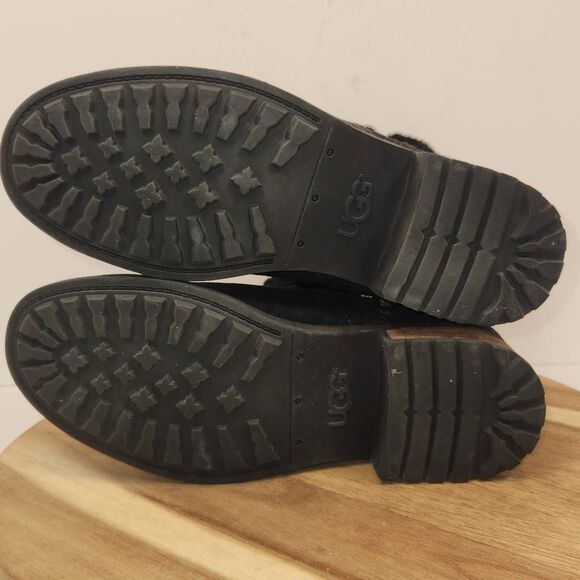 UGG Blayre II Women's boots Size 8 insulated Sherpa & Black sheepskin - Picture 8 of 12